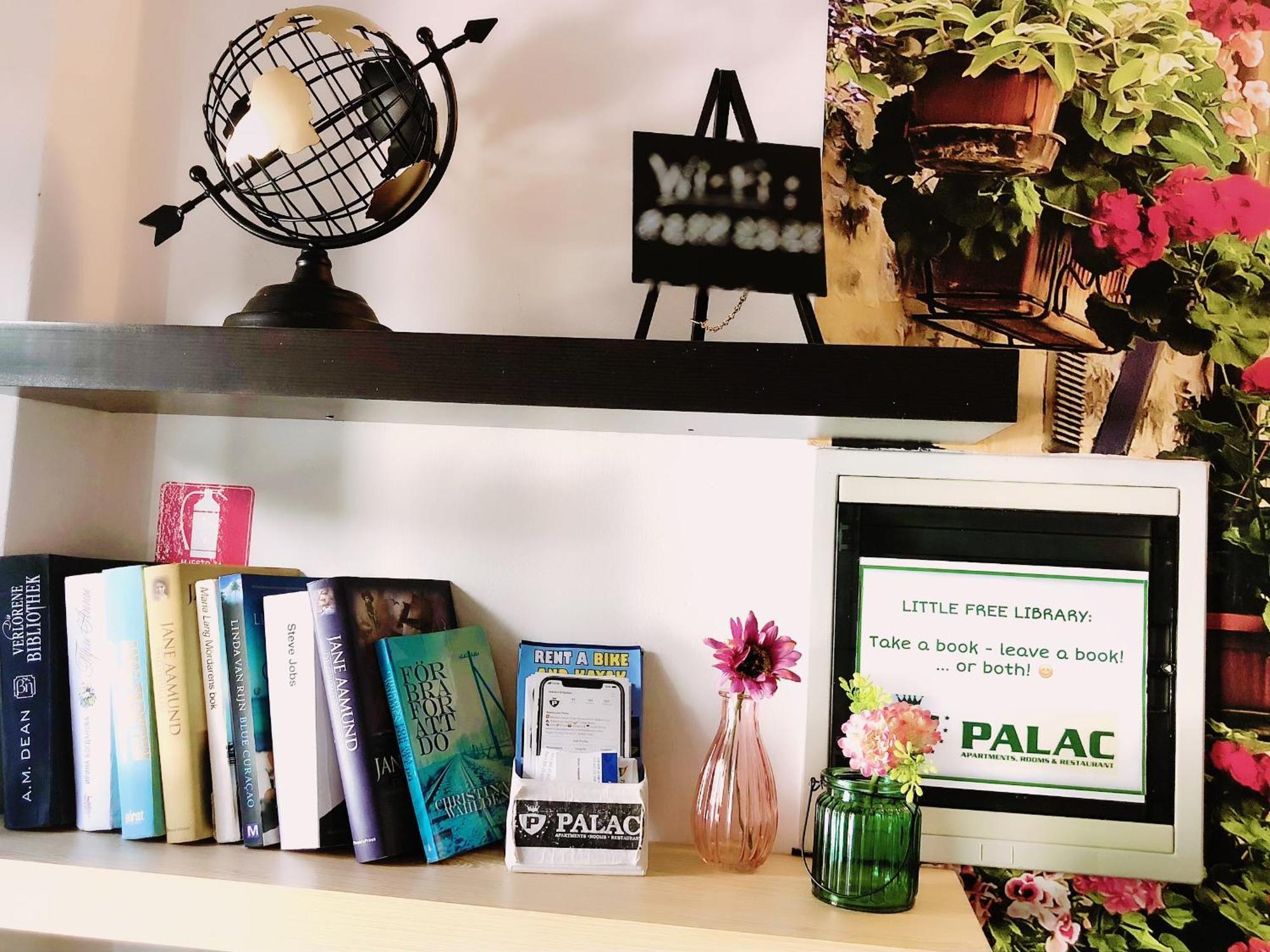 Palac -free Parking-